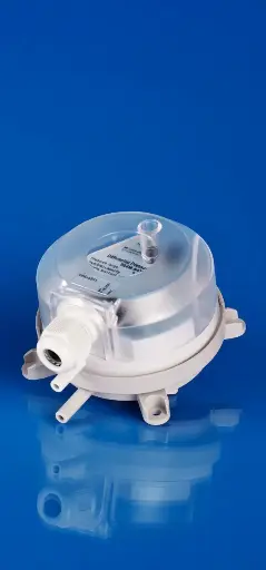 [984M.543104] Transmetteur de pression différentielle d'air, alimentation 24 Vca/cc, connexion à 3 fils et sortie de commutation